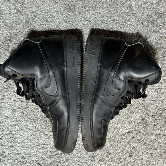 Men’s Triple Black Air Force 1 High Tops Size Size 8 - Picture 9 of 13